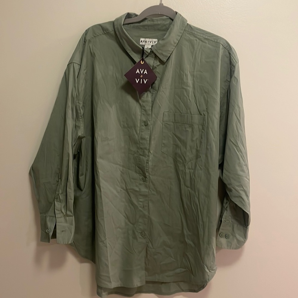 Ava & Viv Olive no-gap button front. Size X. NWT.